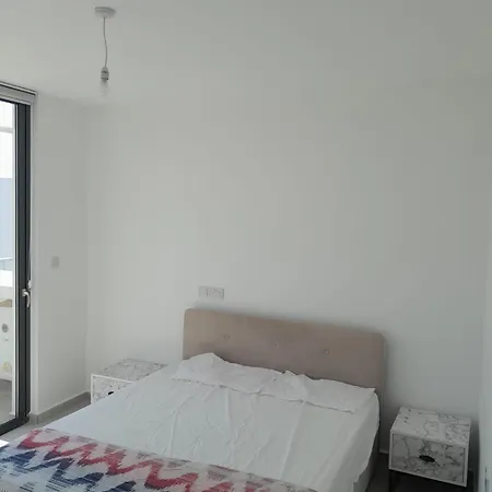 Penthouse 1 Bedroom Sleeps 4 Apartment