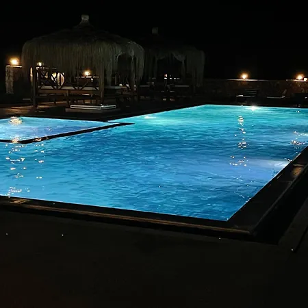 Penthouse 1 Bedroom Sleeps 4 Apartment Ghaziveran