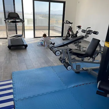 Apartment Penthouse 1 Bedroom Sleeps 4 Ghaziveran