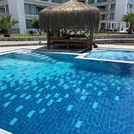 Apartment Penthouse 1 Bedroom Sleeps 4 *